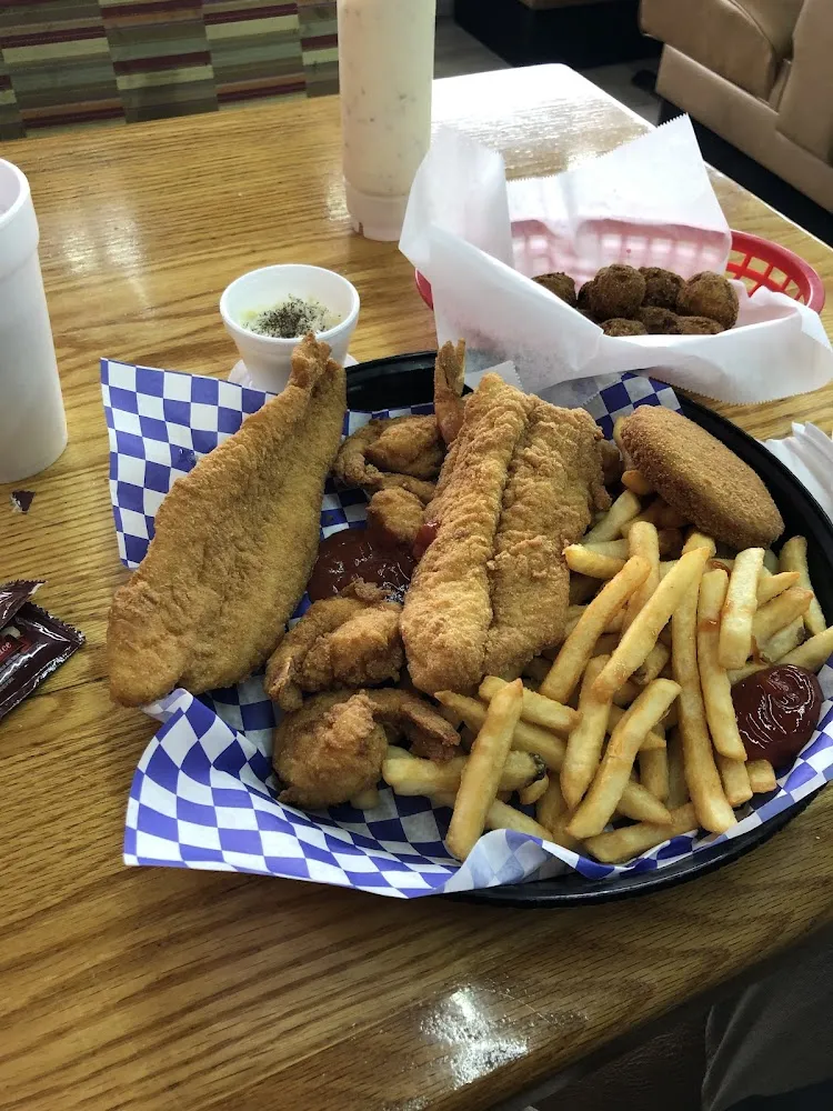 3 Wings 2 Fish Combo